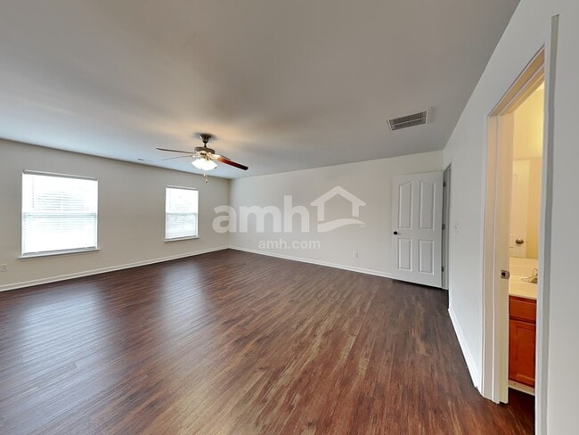 Building Photo - 267 Flanders Dr