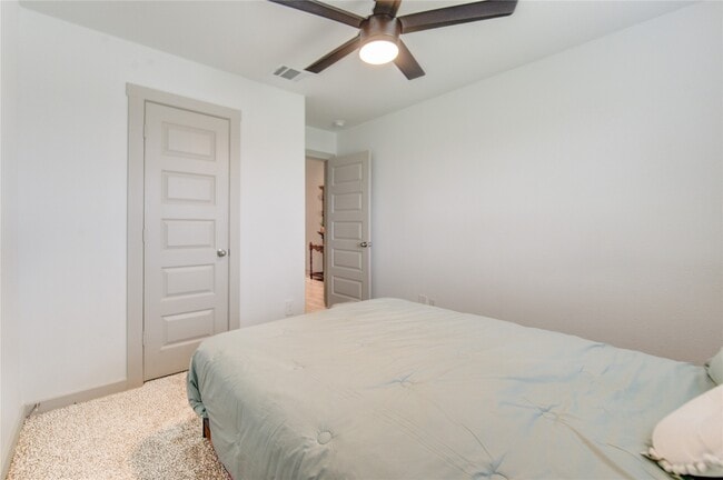 Building Photo - 403 Rain Water Ln