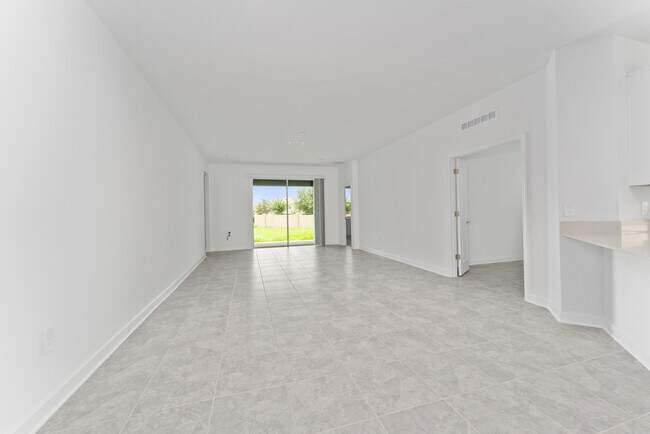 Building Photo - 276 Taft Dr
