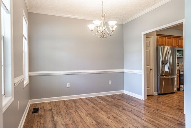 Building Photo - 108 Silverburn Pl