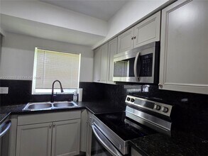 Building Photo - 400 NE 142nd St