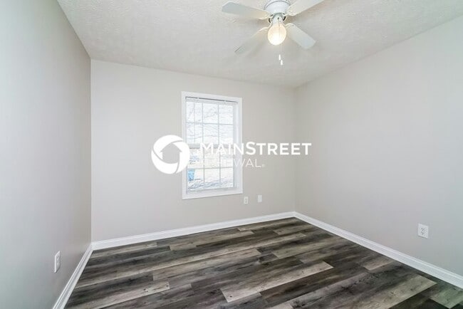 Building Photo - 3 Bedroom Pet-Friendly Home in SHEPHERDSVI...