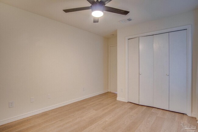 Building Photo - 174 Emmons Ln