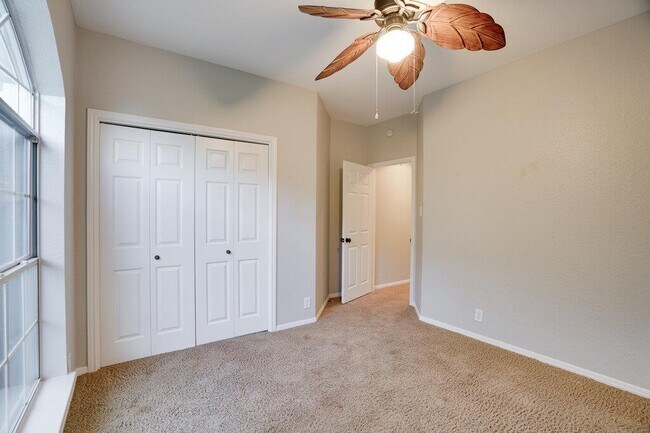 Building Photo - 10218 Scull Creek Dr