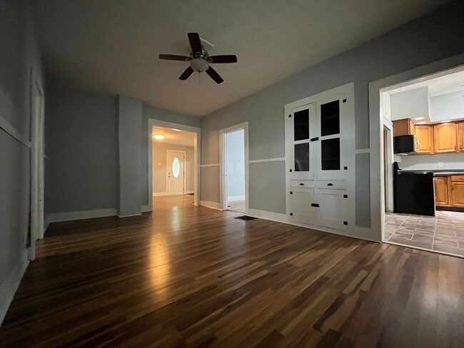 Building Photo - Warsaw, 4 Bedroom