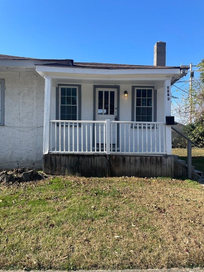 Primary Photo - 126 Suffolk Ave