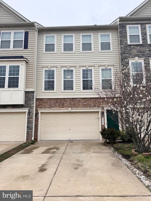 Building Photo - 42253 Dean Chapel Square