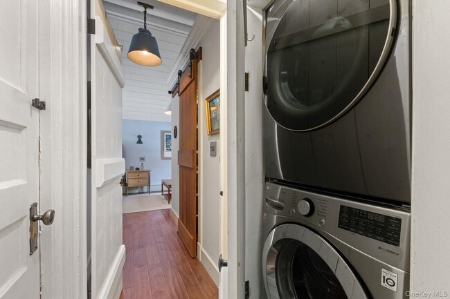 Building Photo - 8 S Bedford Rd