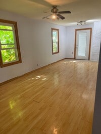 Building Photo - Unique Home in Downtown Middleton