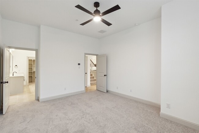 Building Photo - 7043 Granbury Ln