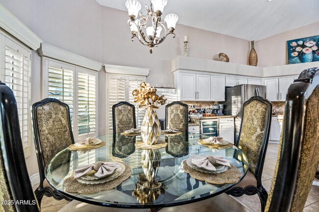 Building Photo - 1817 E Willow Tree Ct