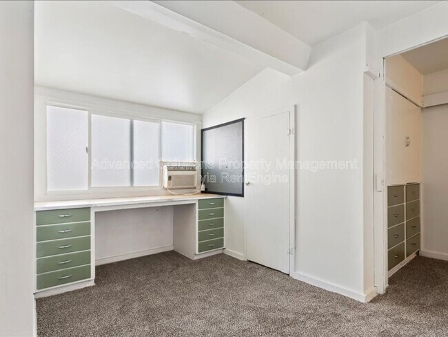 Building Photo - 821 S 700 E