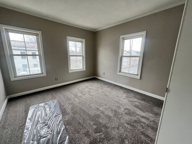 Building Photo - **COMING SOON!** 5 bedroom 2 Full bathroom home in Carlisle PA!