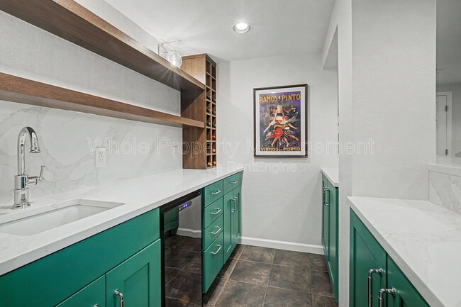 Building Photo - 449 Lafayette St