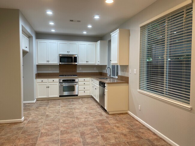 Building Photo - 1033 Acland Way