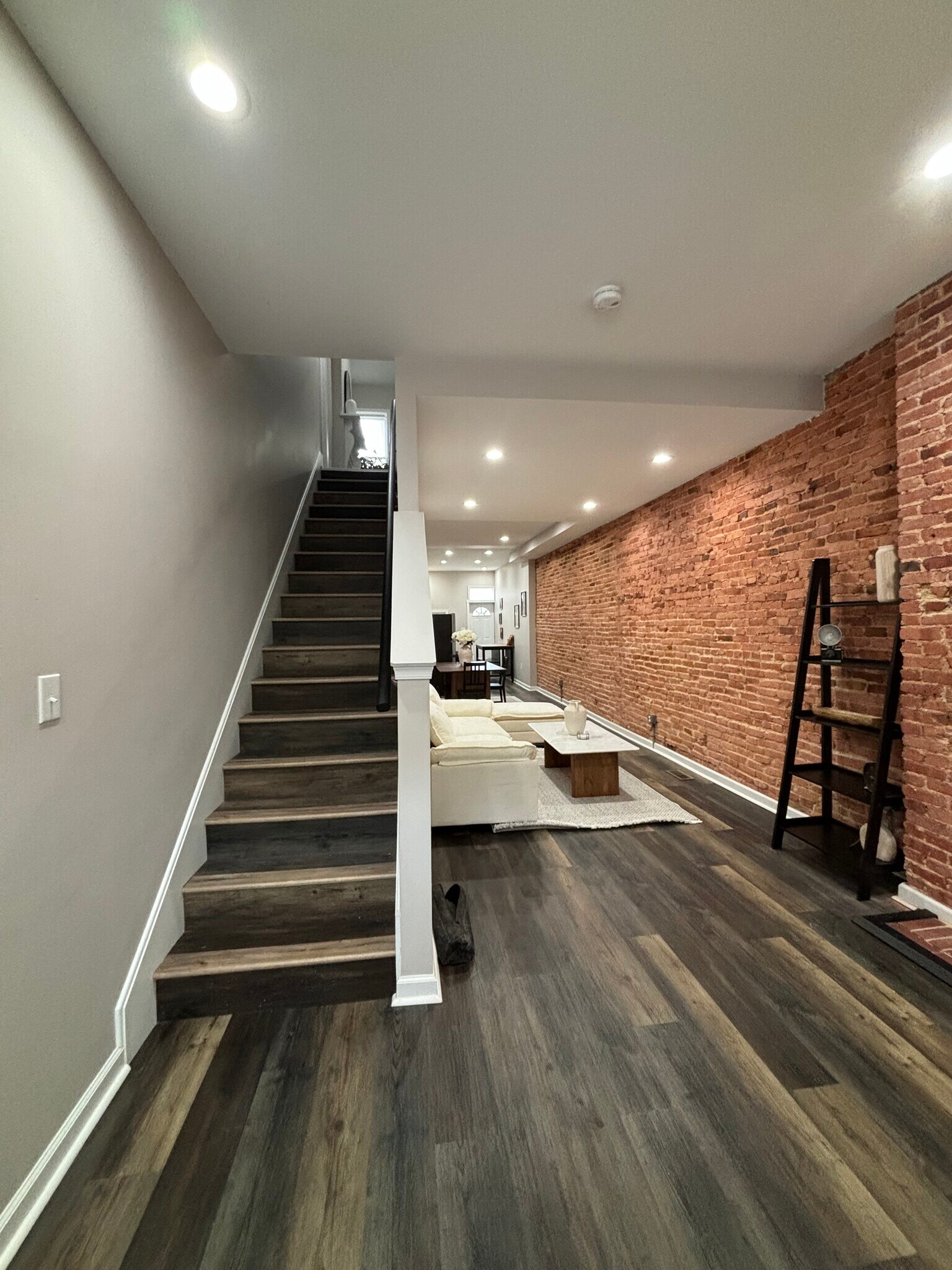 Building Photo - 1151 Myrtle Ave