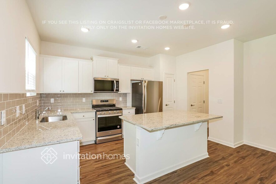 Building Photo - 341 Brook Ave