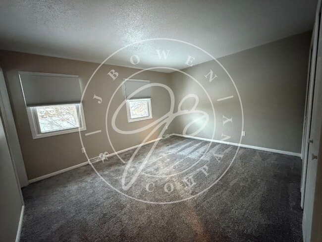 Building Photo - "Charming 3-Bedroom Perrysburg Home with 3 Baths and a Finished Basement!"