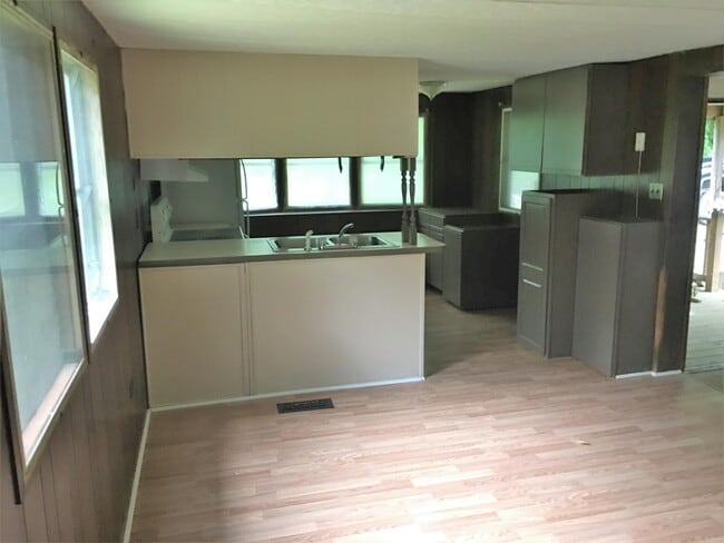 Building Photo - 32 Counterfeit Way