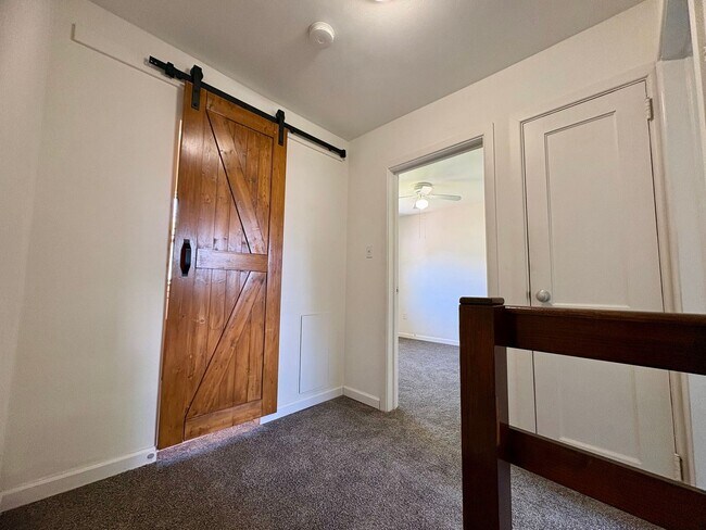 Building Photo - 2 Bedroom 1 Bathroom Townhome Available in Lancaster!