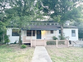 Building Photo - 9417 Aqua Dr