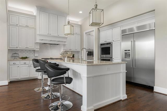 Building Photo - 640 Creekway Dr