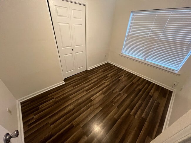 Building Photo - Charming 3 Bedroom, 1 Bath Pensacola Home available !!