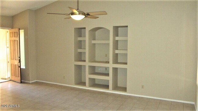 Building Photo - 2471 W Hemlock Way