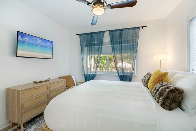 Building Photo - 4131 Lybyer Ave