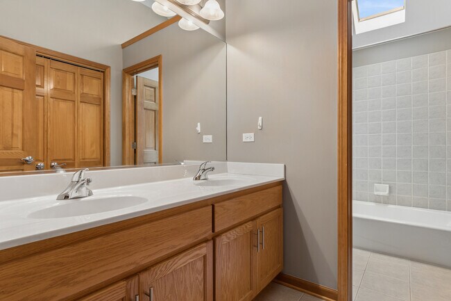 Building Photo - 2680 Ginger Woods Dr