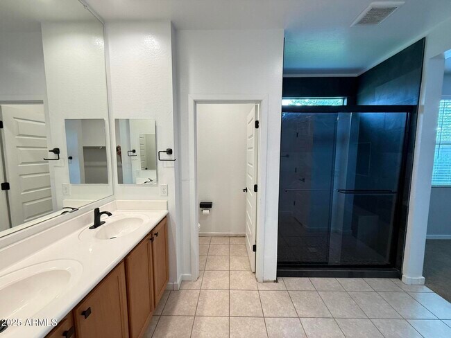 Building Photo - 336 W Tenia Trail