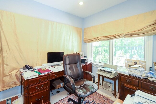 Building Photo - 10 Woodbourne Rd