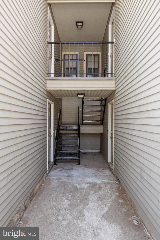 Building Photo - 1 Bridgewater Dr