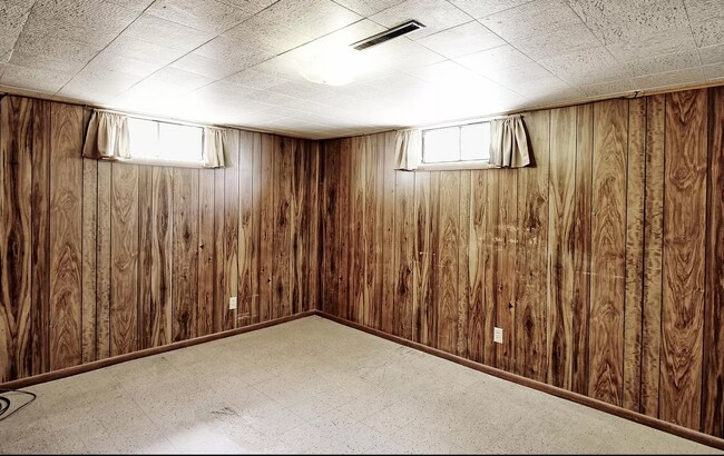 Building Photo - 1625 Walnut Ave