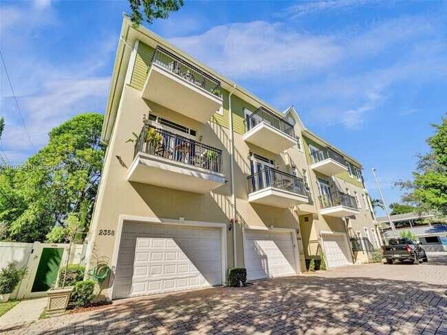 Primary Photo - 2356 Wilton Dr