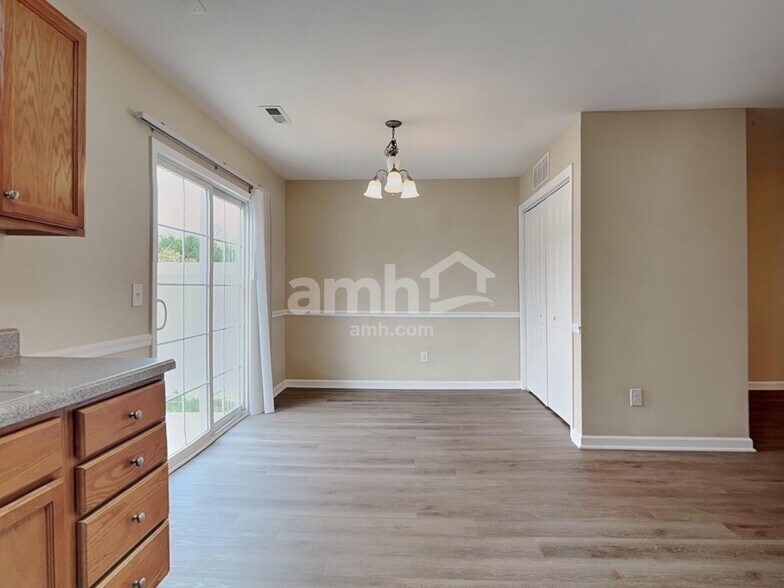 Building Photo - 4028 Tarrant Trace Cir