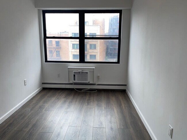 Building Photo - 200 Bowery