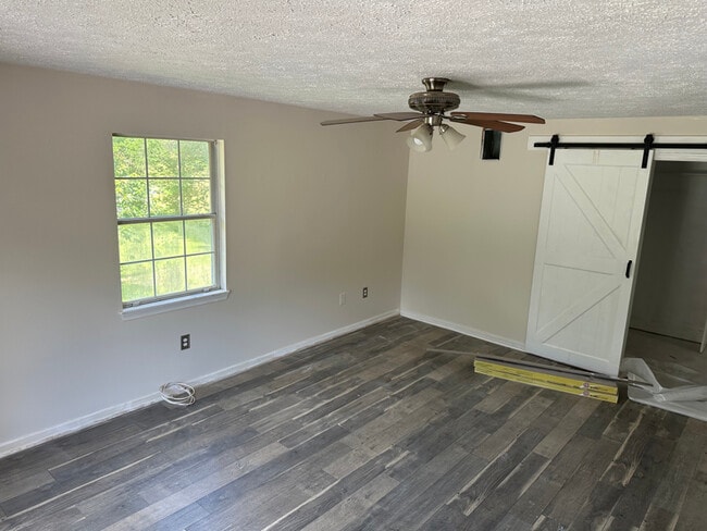 Building Photo - 13725 Martin Rd
