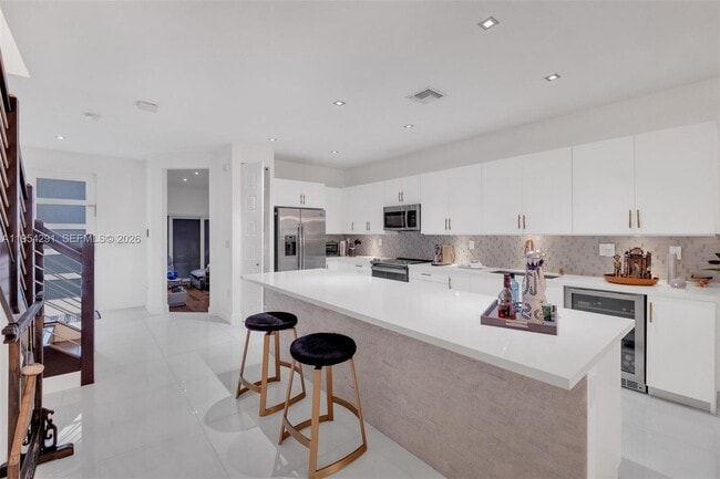 Building Photo - 15806 NW 91st Ct