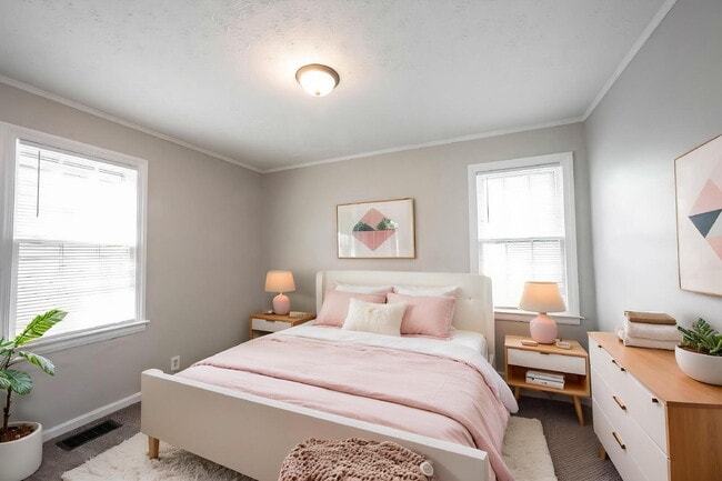 Building Photo - 270 S Lasalle St