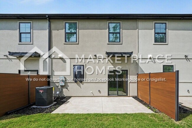 Building Photo - 111 Taverly Dr