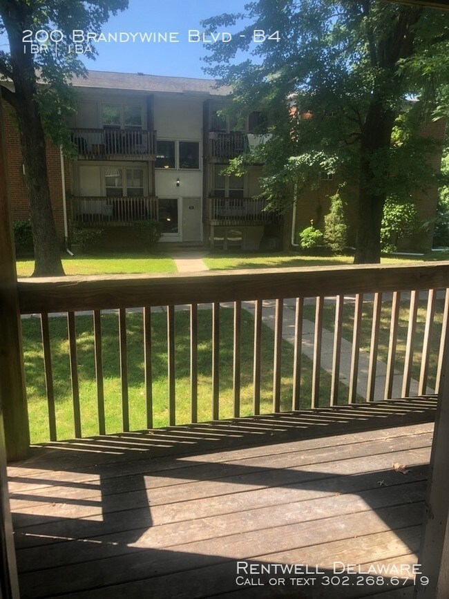 Building Photo - Garden Club Apartments (825.00)