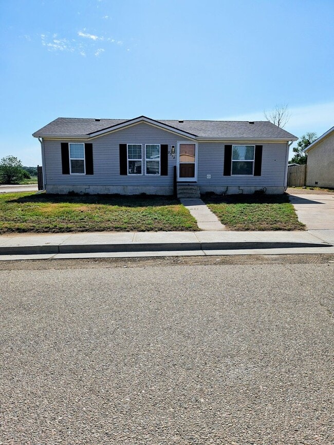 Building Photo - ALL PROSPECTIVE TENANTS MUST SUBMIT A $58 ...