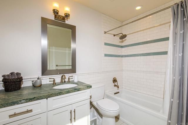 Building Photo - 365 H Ave