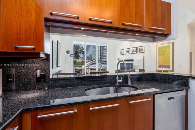 Building Photo - 901 Brickell Key Blvd