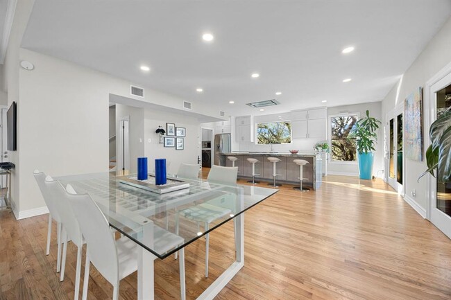 Building Photo - 5600 Blueridge Ct