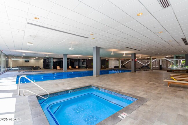 Building Photo - 7131 E Rancho Vista Dr