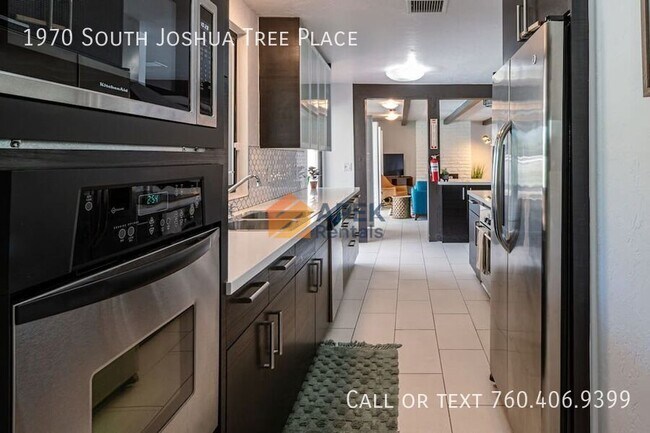 Building Photo - 1970 S Joshua Tree Pl