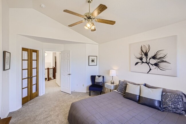 Building Photo - Spacious 4 BDR Longmont Home