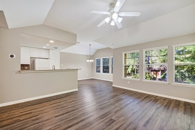 Building Photo - 77 Woodlily Pl